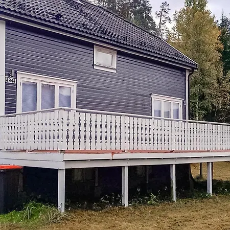 4 Bedroom Beautiful In Ferienhaus *