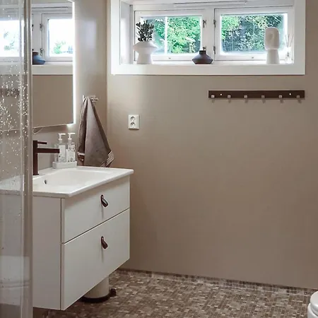 4 Bedroom Beautiful In Prázdninový dům