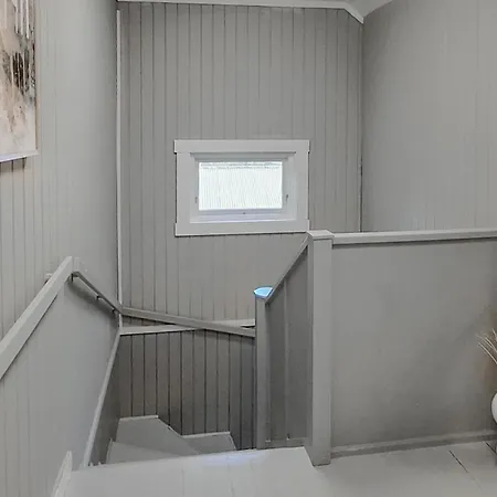 4 Bedroom Beautiful In *